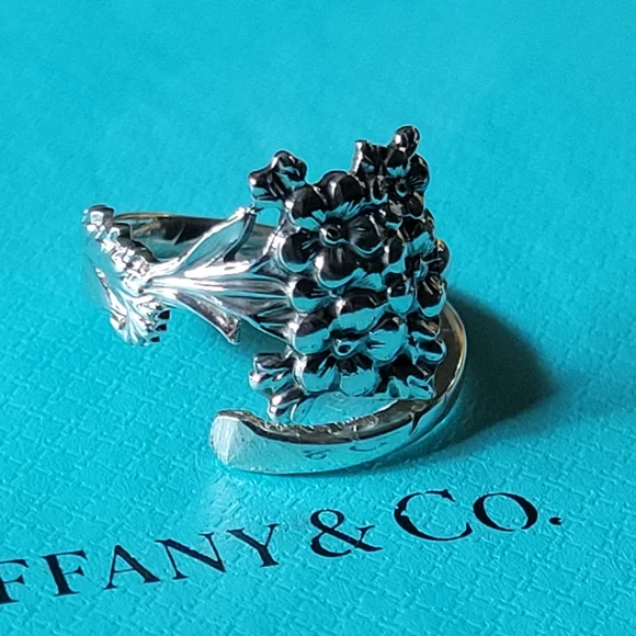♥SOLD♥️1885 Tiffany & Company Forget Me Not Spoon Ring in Sterling Silver #15 - Picture 4 of 16